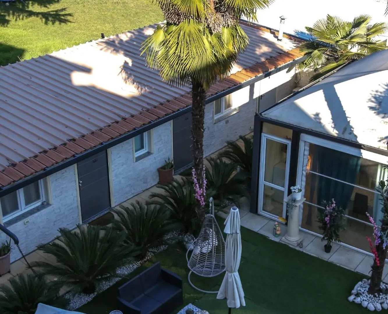 Bed and Breakfast Infinity Passion Rho 0*,  Italia