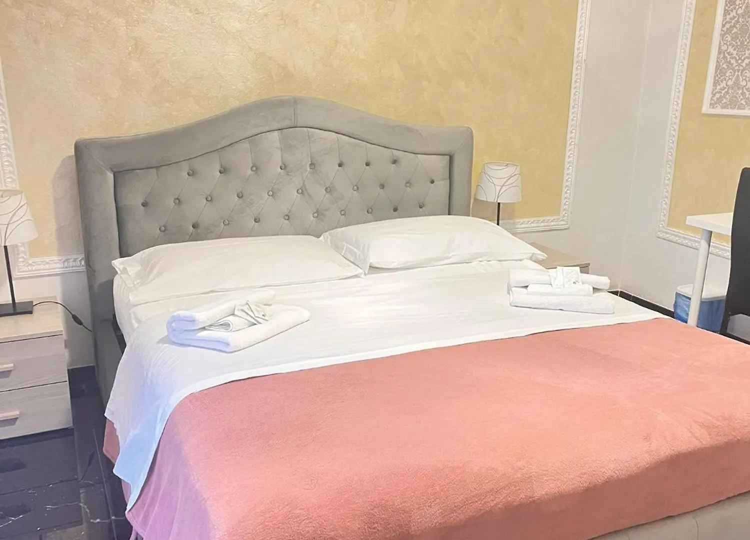 Bed and Breakfast Infinity Passion Rho Bed & Breakfast